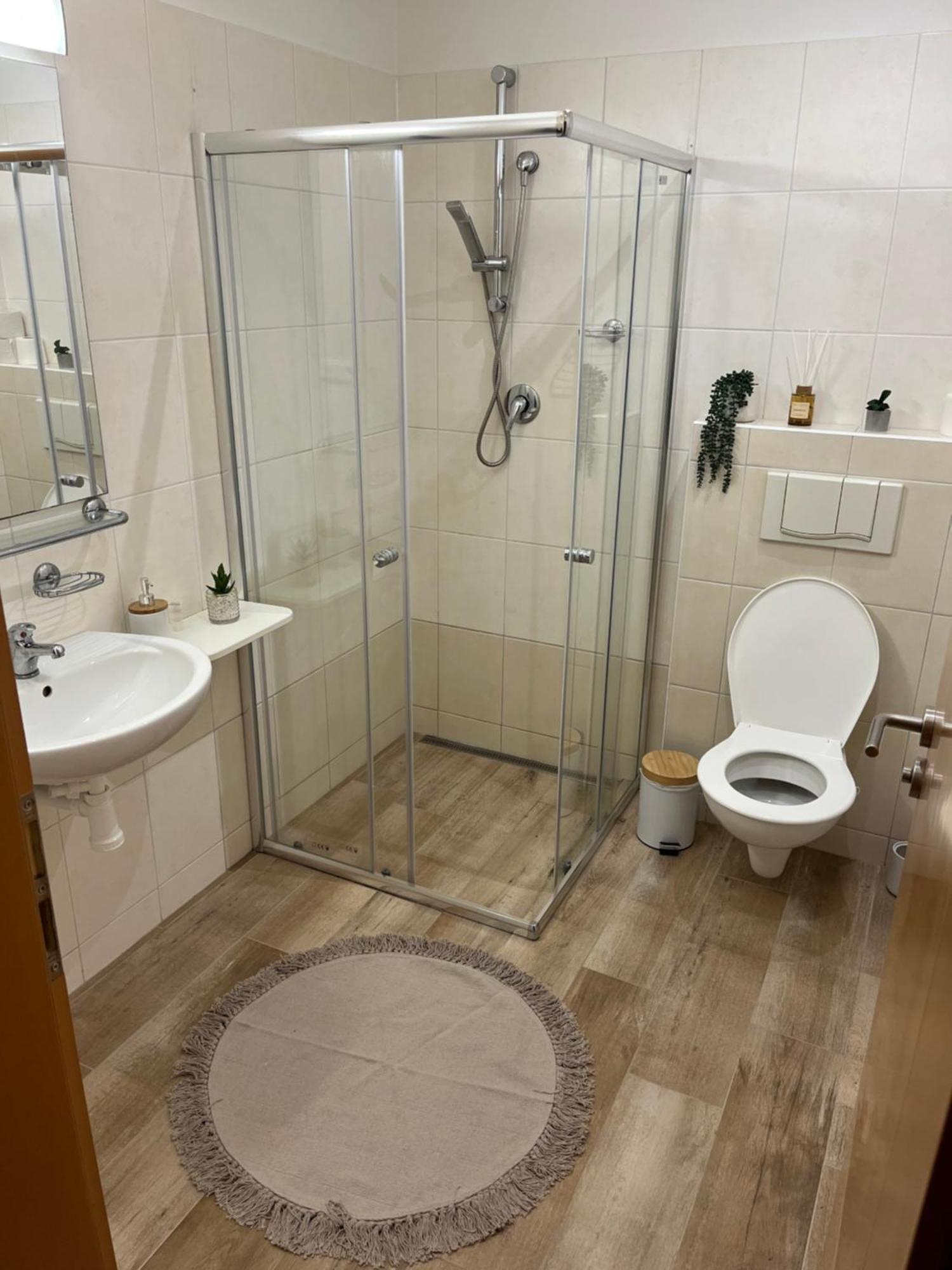 Simply Rooms Slavkov u Brna Ngoại thất bức ảnh