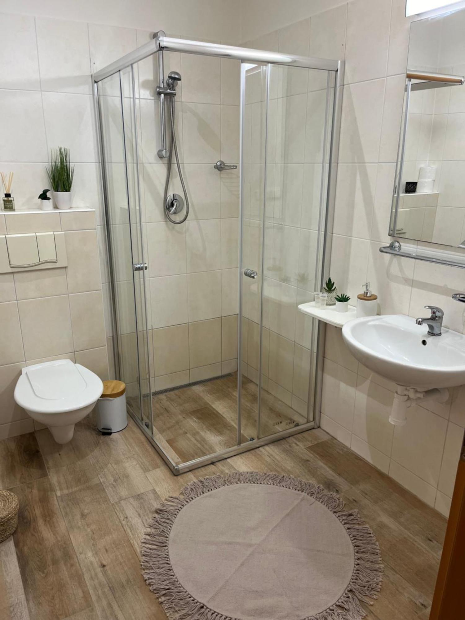 Simply Rooms Slavkov u Brna Ngoại thất bức ảnh