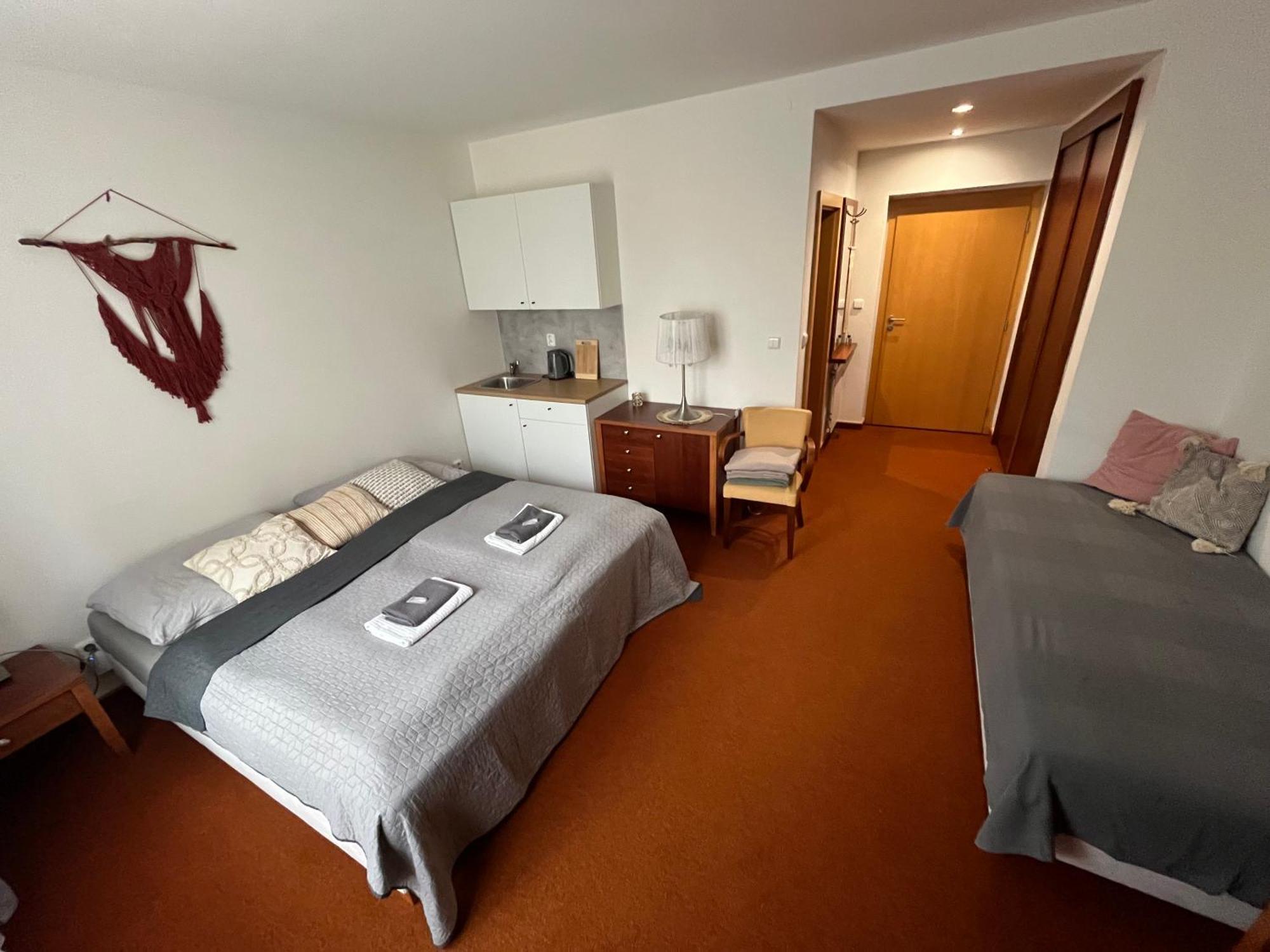 Simply Rooms Slavkov u Brna Ngoại thất bức ảnh